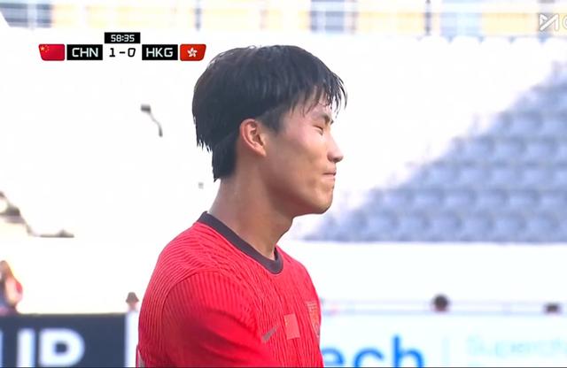 东亚杯-黄政宇首球国足两中门框1-0中国香港获季军(国足1比2中国香港)